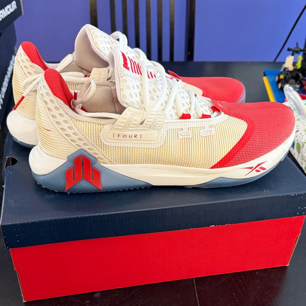 Reebok Training G_FW20 JJ Season IV-Red and Cream Sneakers